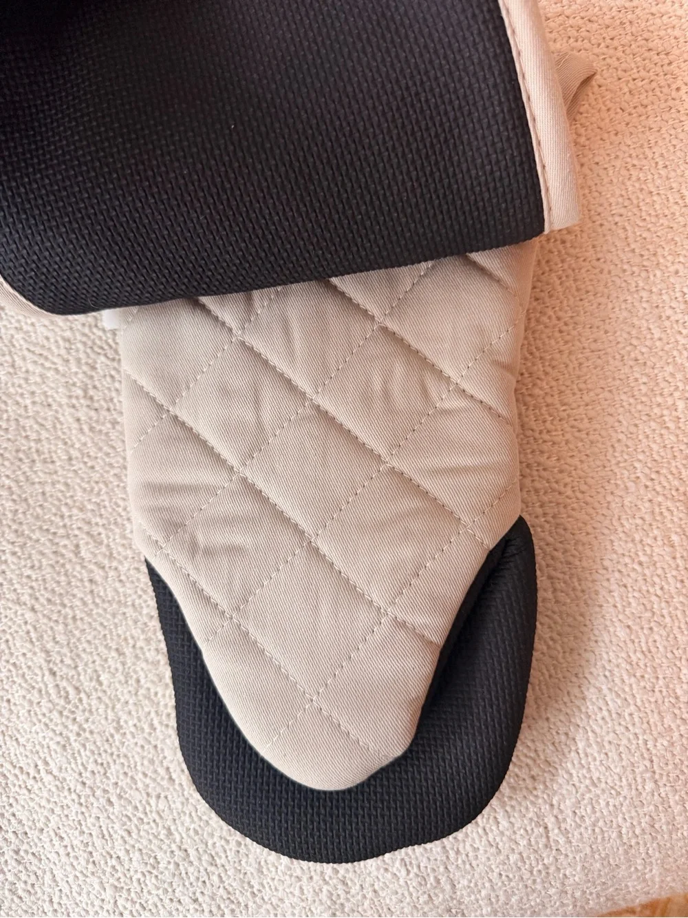 Miele Oven Mitt Set NWT IN CREAM BRAND NEW